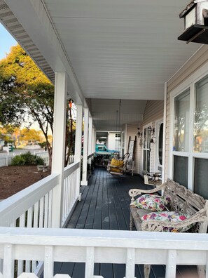 Terrace/patio - AVAILABLE,JULY 4 CANCELLATION, BEACH COTTAGE 3BR, NEW GOLF CART W/HOUSE,  POOL, (Destin)