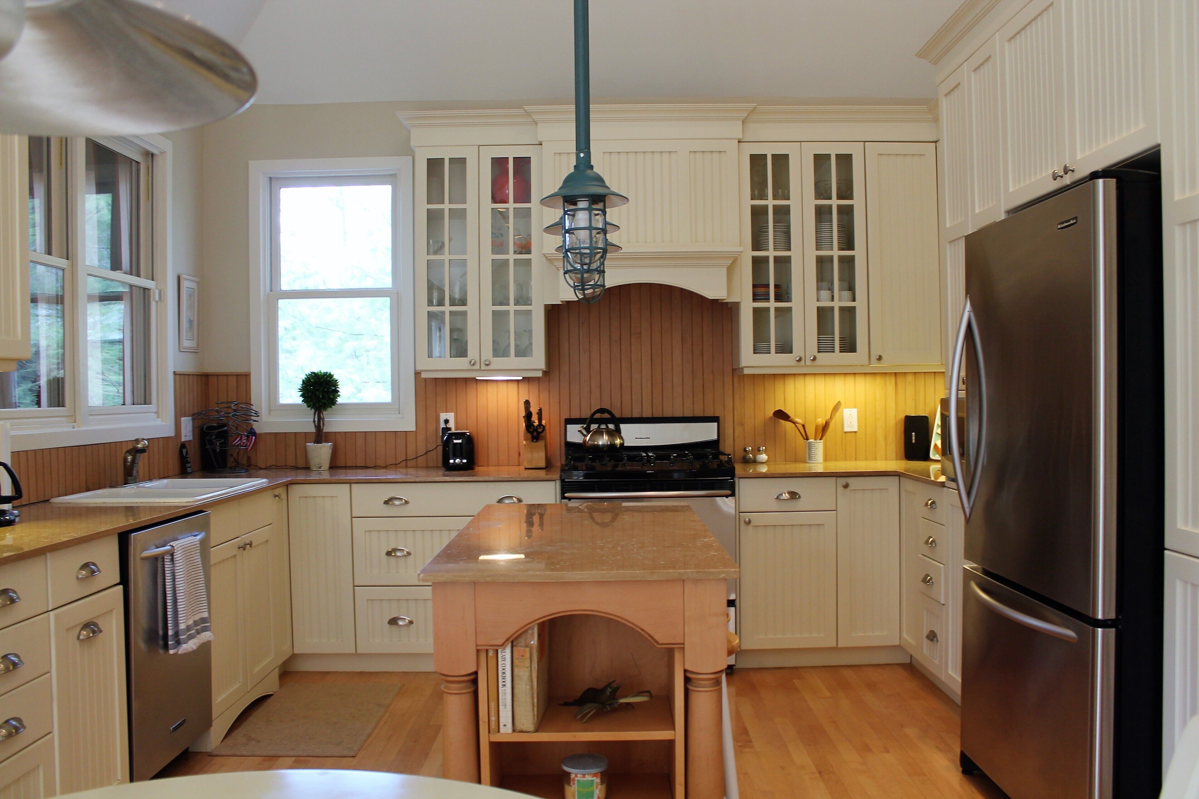 Perfect Getaway Close to Everything! Beautiful Vacation Home in Union Pier.