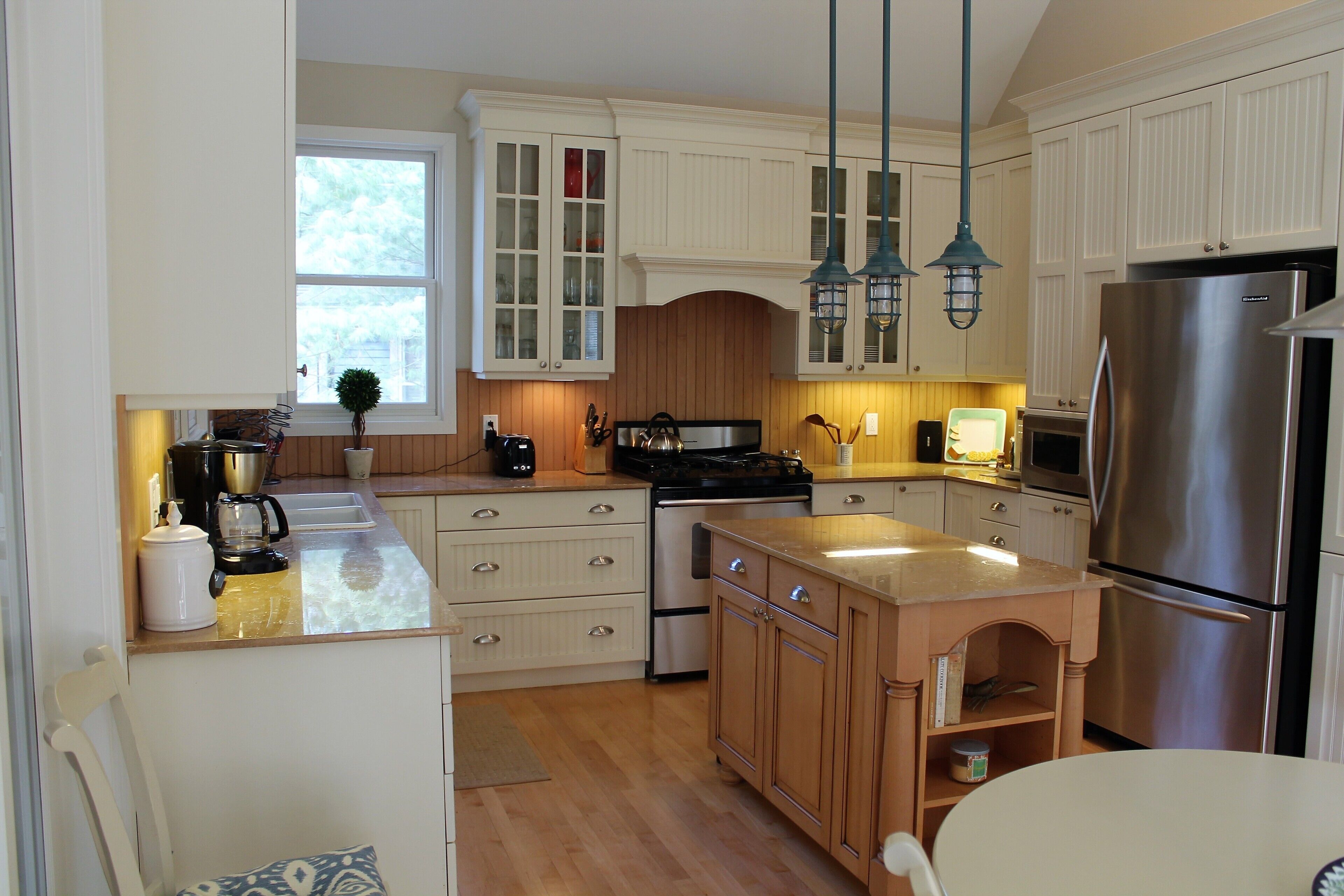 Perfect Getaway Close to Everything! Beautiful Vacation Home in Union Pier.