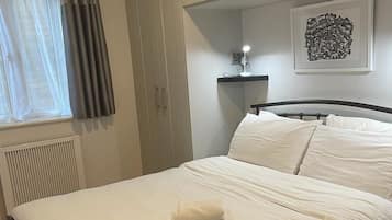 2 bedrooms, iron/ironing board, free WiFi, bed sheets
