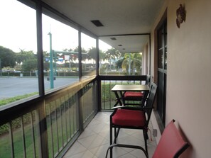 Lanai table and chairs just before sunset