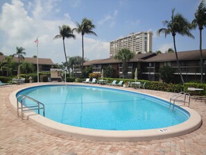 Outdoor pool, a heated pool - Mariner of Marco, 2 Bedroom, 2 Bath, Gulf view, across the street from beach (Marco Island)