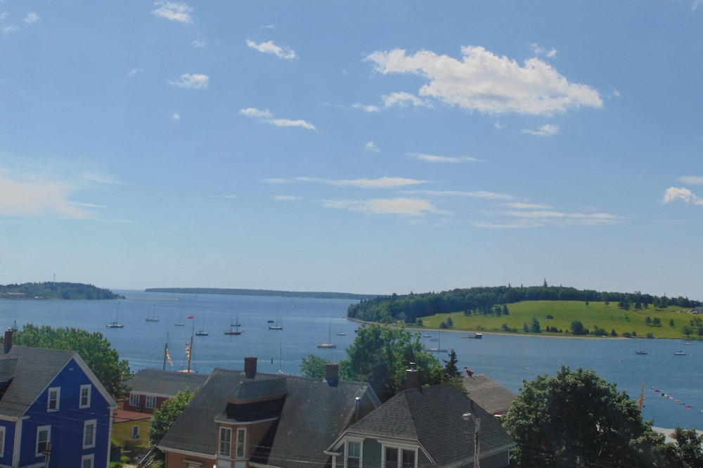 Seaside Harbour View Apartment