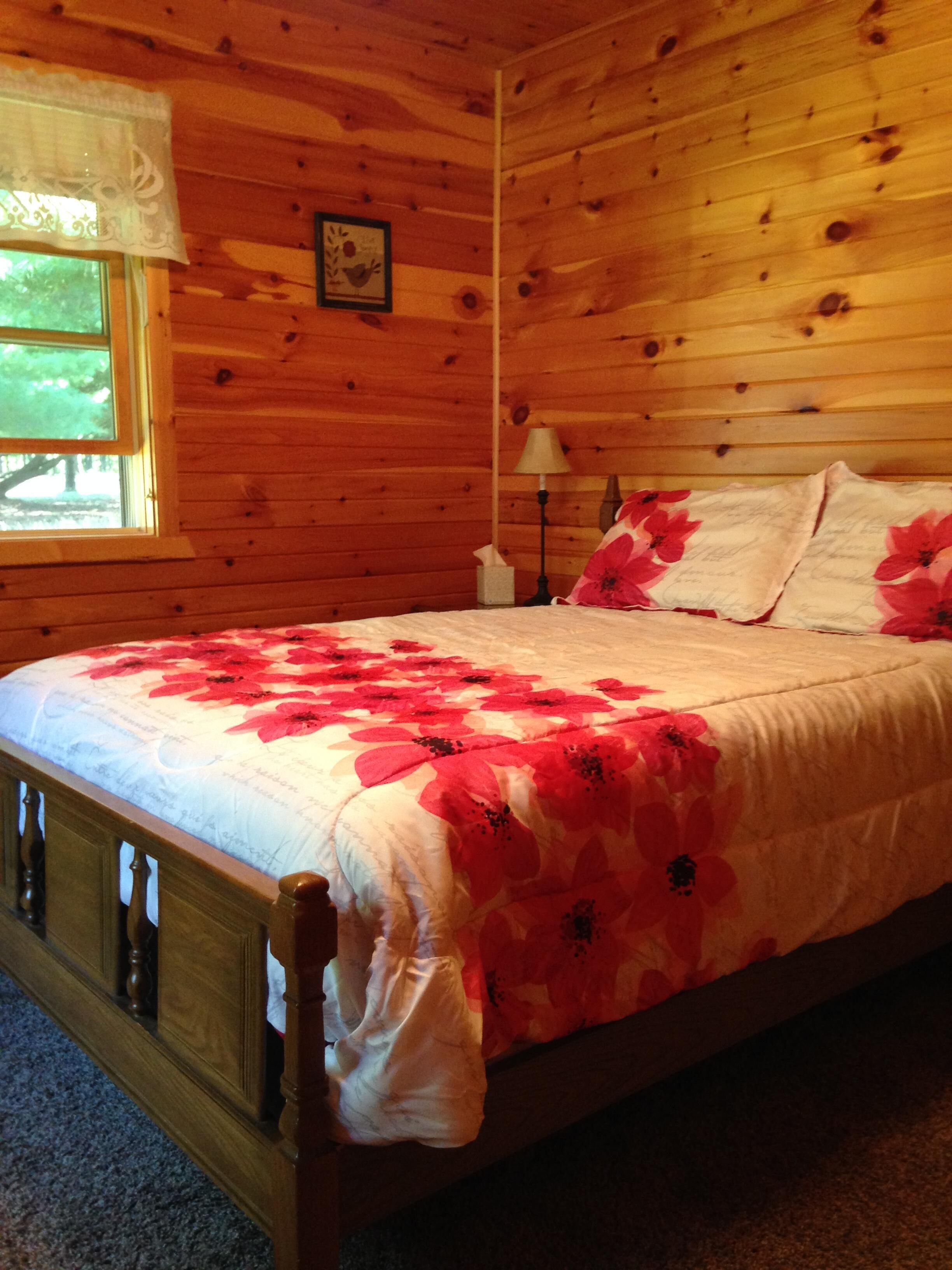 Cozy lil' Cottage is nestled in rolling hills and peaceful pines