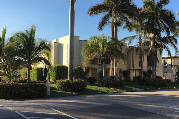 We're a small complex of just 4 units. The beach is just across the street!