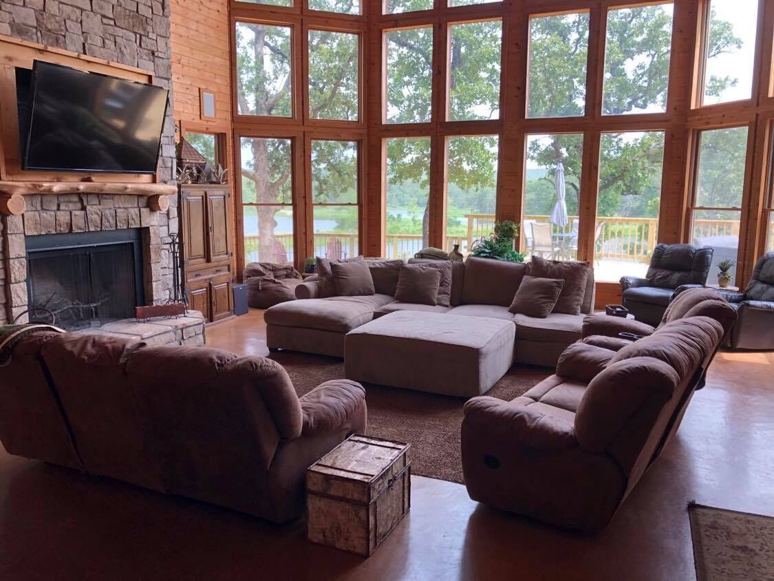 Secluded Luxury Retreat on Private Lake - Sleeps 32