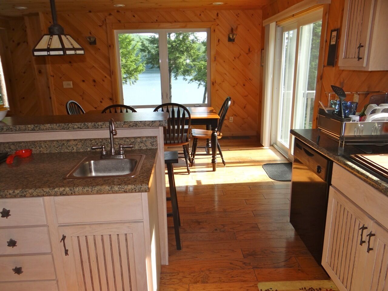 Waterfront, Private Beach, A/C, Near N. Conway, Skiing, White Mountains