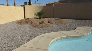 Property grounds - Lake Havasu Home with heated Pool, just 3 minutes from the Lake (Lake Havasu City)