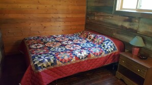 3 bedrooms, bed sheets - "Deer Leap" Rustic Cabin Hidden Among The Pines.   (Condon)
