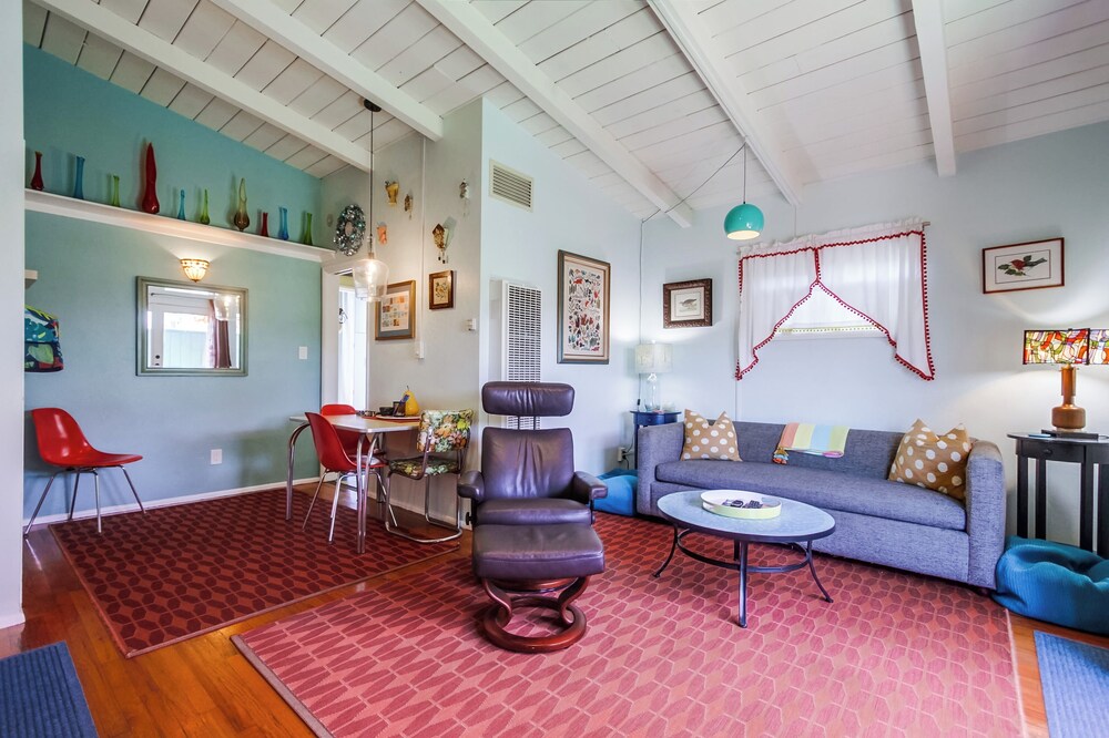 Quintessential Ocean Beach Cottage Just 1 Block From The Beach!