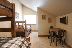 3 Schlafzimmer, Reisekinderbett, kostenloses WLAN, Bettwäsche