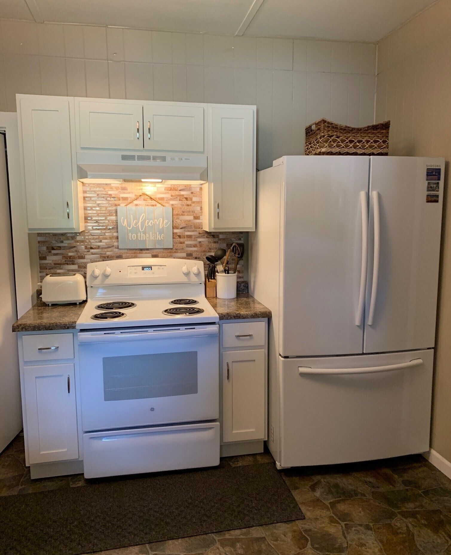 Great Getaway! Large Rec Room, Updated Kitchen, 3 bedrooms!