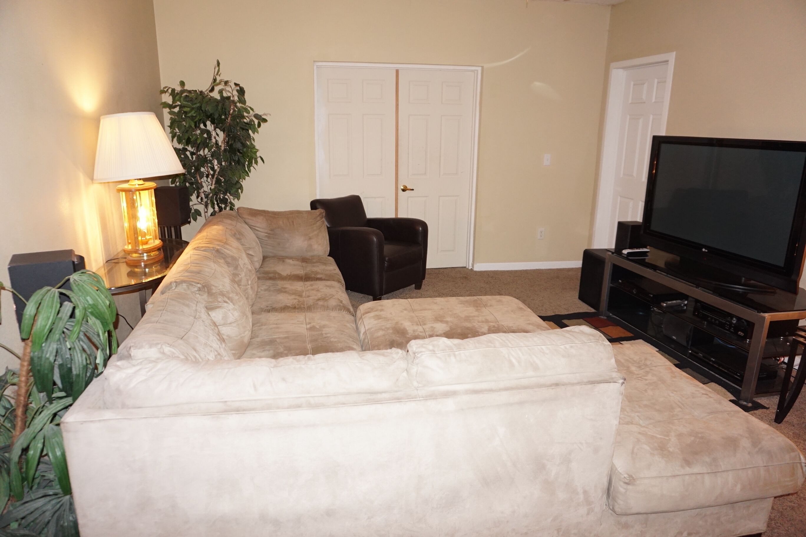 Large 4 Bedroom 3,600 Square Foot Suite that Sleeps 16 Guests