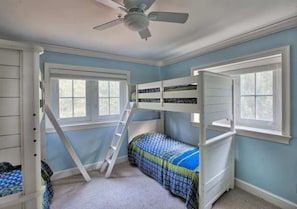 3 bedrooms, travel crib, WiFi, bed sheets