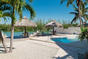Pool - GREAT FISHING RIGHT OFF THE DOCK! KEY COLONY BEACH (Key Colony Beach)