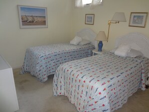 2 chambres, fer et planche à repasser, Wi-Fi, draps fournis