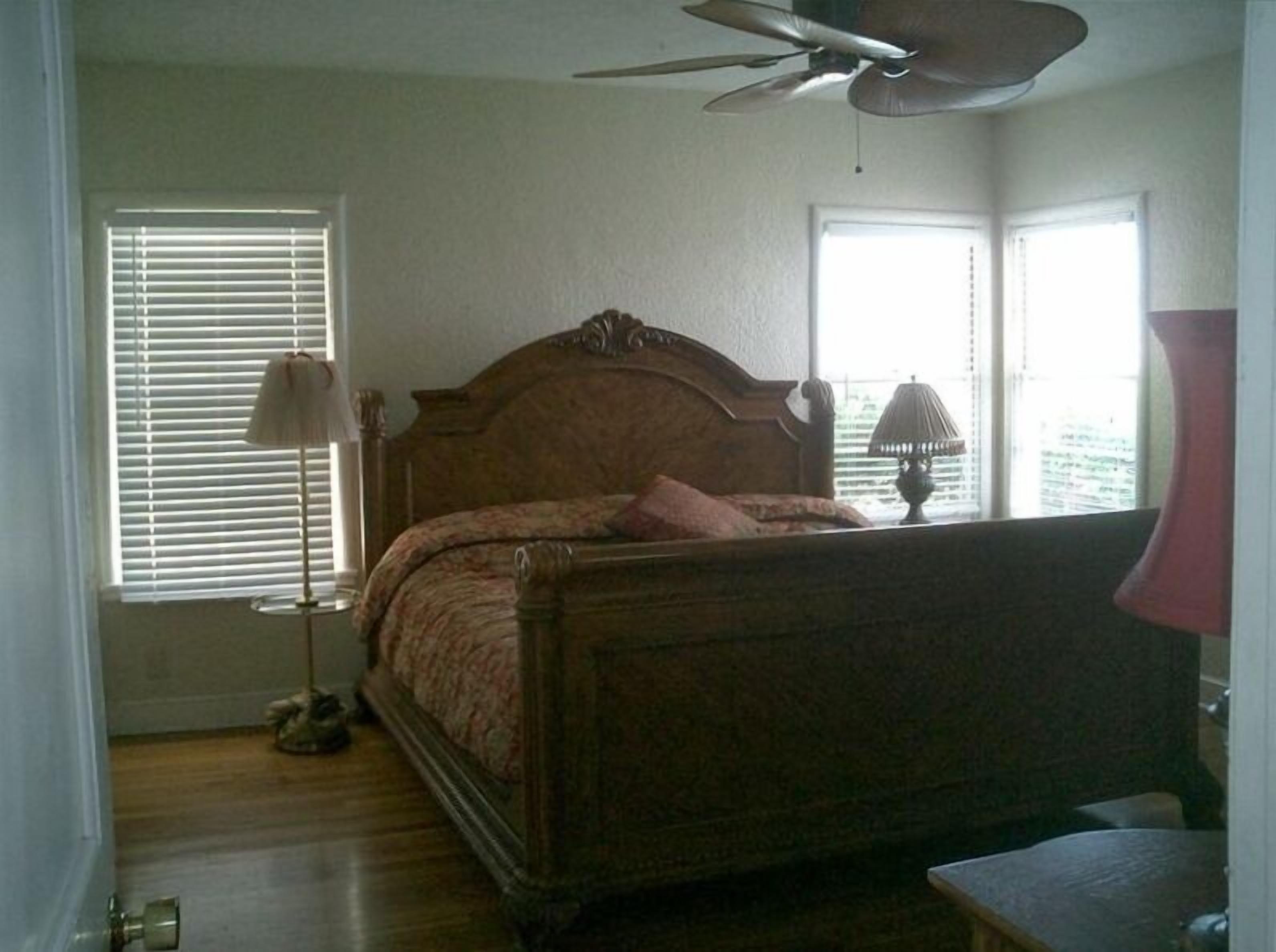 Fabulous Waterfront  Home. CLEARWATER BEACH. Bayfront. Large private dock