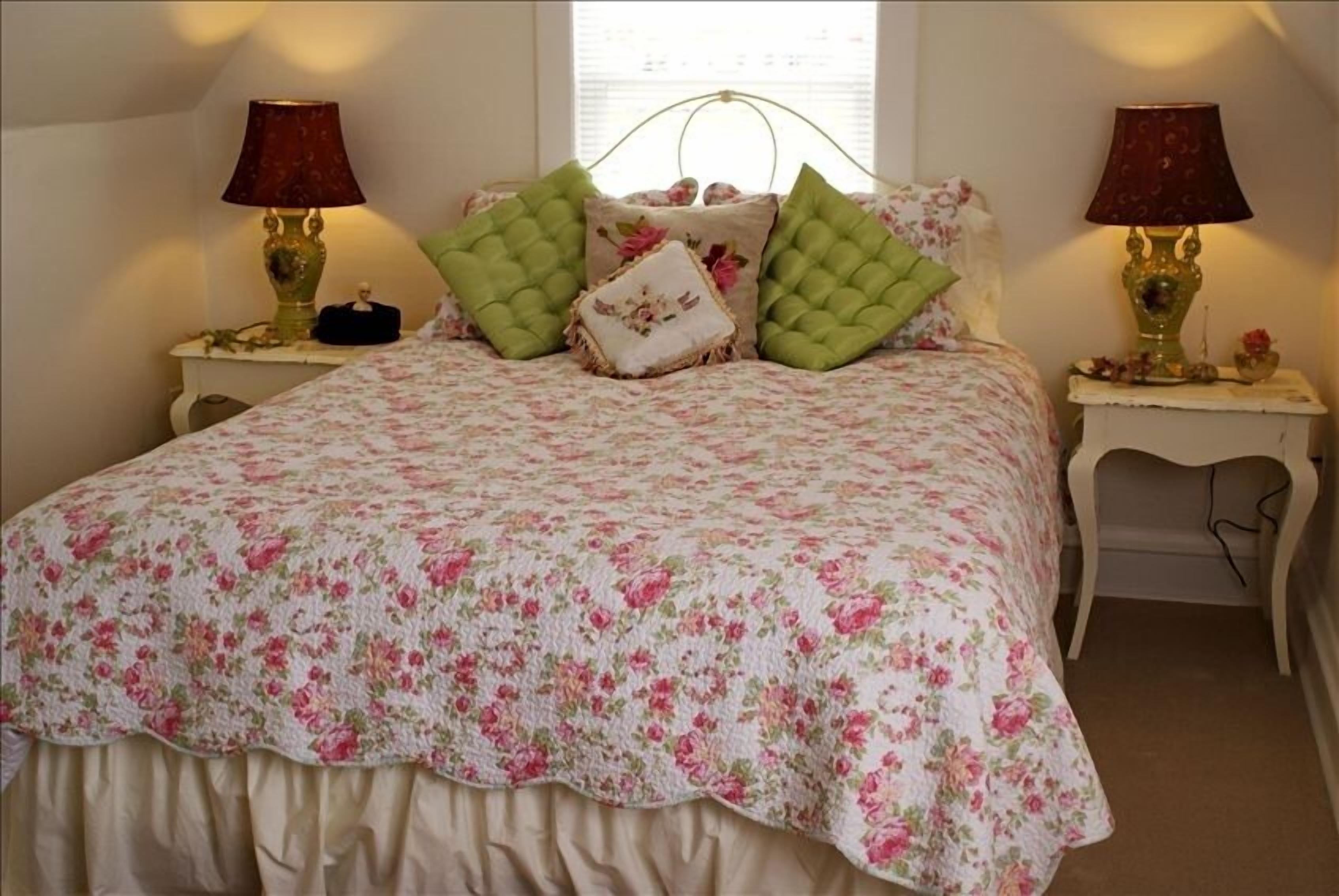 French Country Farmhouse B and B- SUNSET MAGAZINE RECCOMENDED!