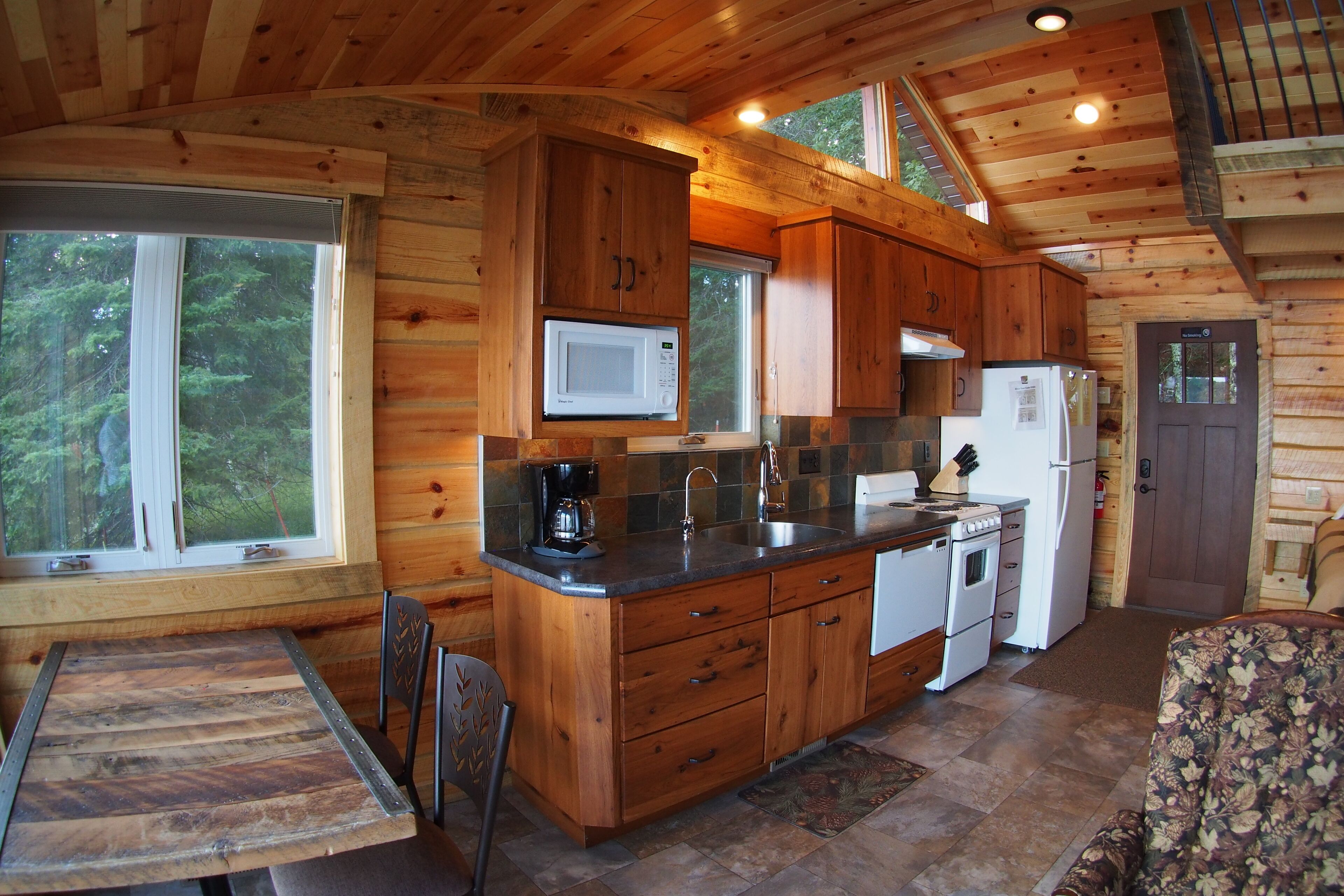 3 ft from water - tiny house with everything you need