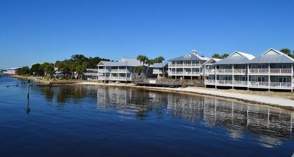 Fisherman Paradise, Boater & Kayakers Dream, waterway to gulf base rate 4 guest