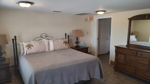 3 habitaciones, escritorio, wifi y ropa de cama 