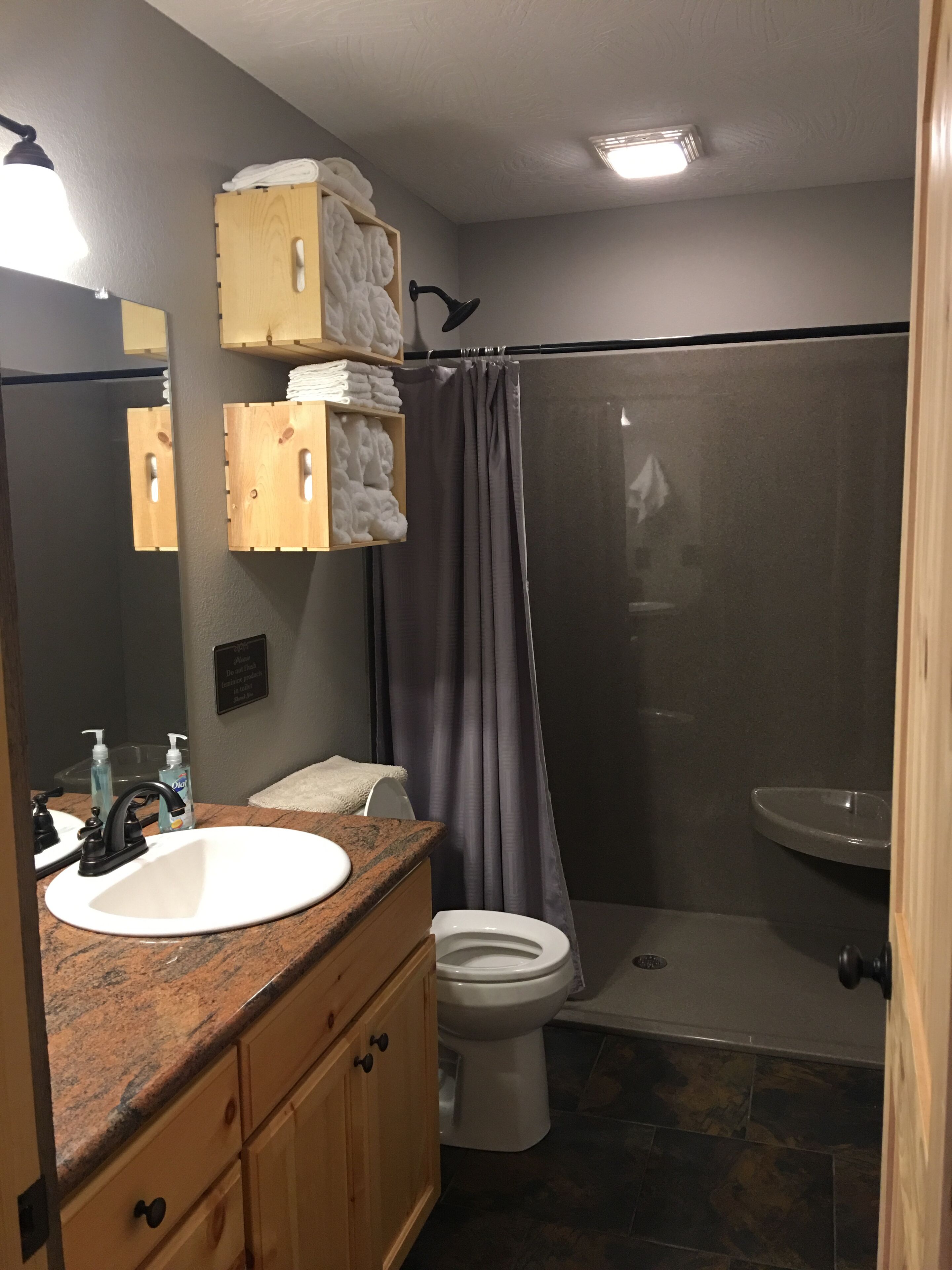  #1 Fall Creek Cabins 1 mile from Lake Norfork and Mtn. Home Ar.