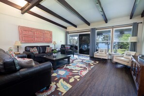 スマートテレビ、テレビゲーム、DVD プレーヤー、書庫