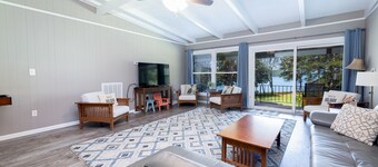 Lakefront Home, 6BR / 4BA, Deep Water / Dock, perfekt for flerfamilieopphold