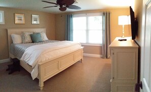 4 bedrooms, desk, iron/ironing board, free WiFi - Perfect Avalon Family Rental With Heated Pool And Spa (Avalon)