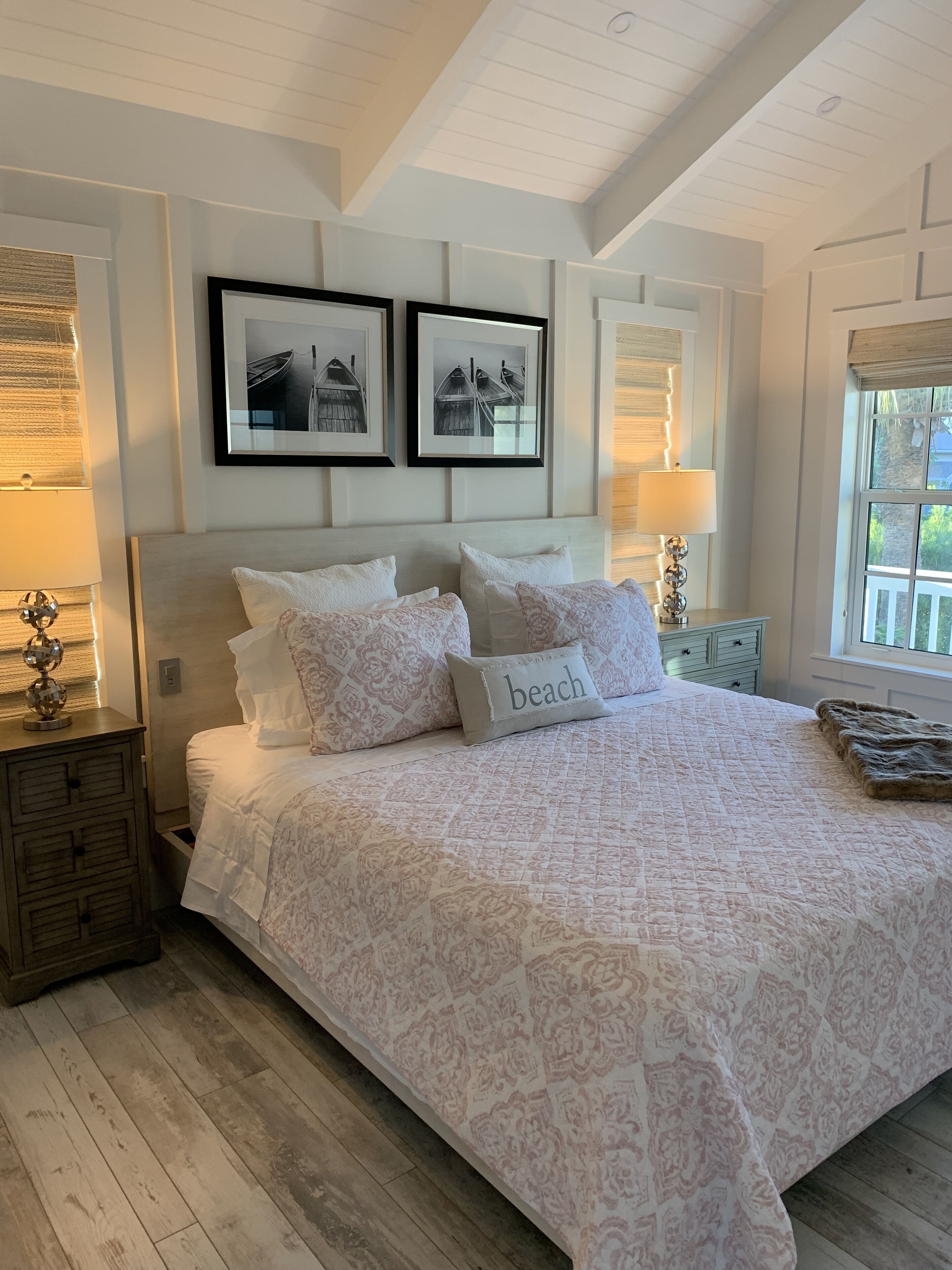 Beautiful brand new guest house, steps to Pine, 5 minutes to beach, heated pool