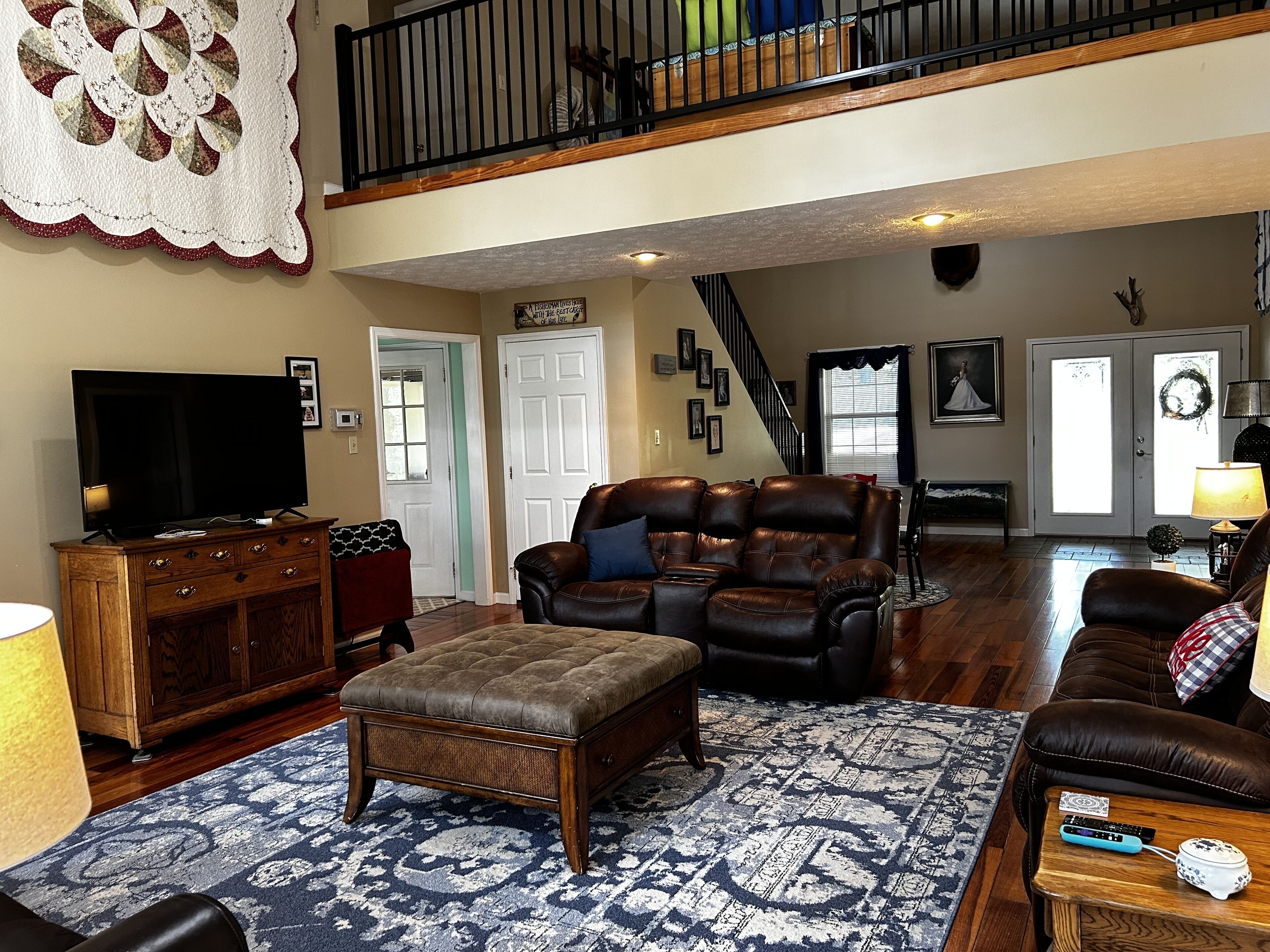 Hartwell lake deep water home, family friendly and close to Clemson and UGA