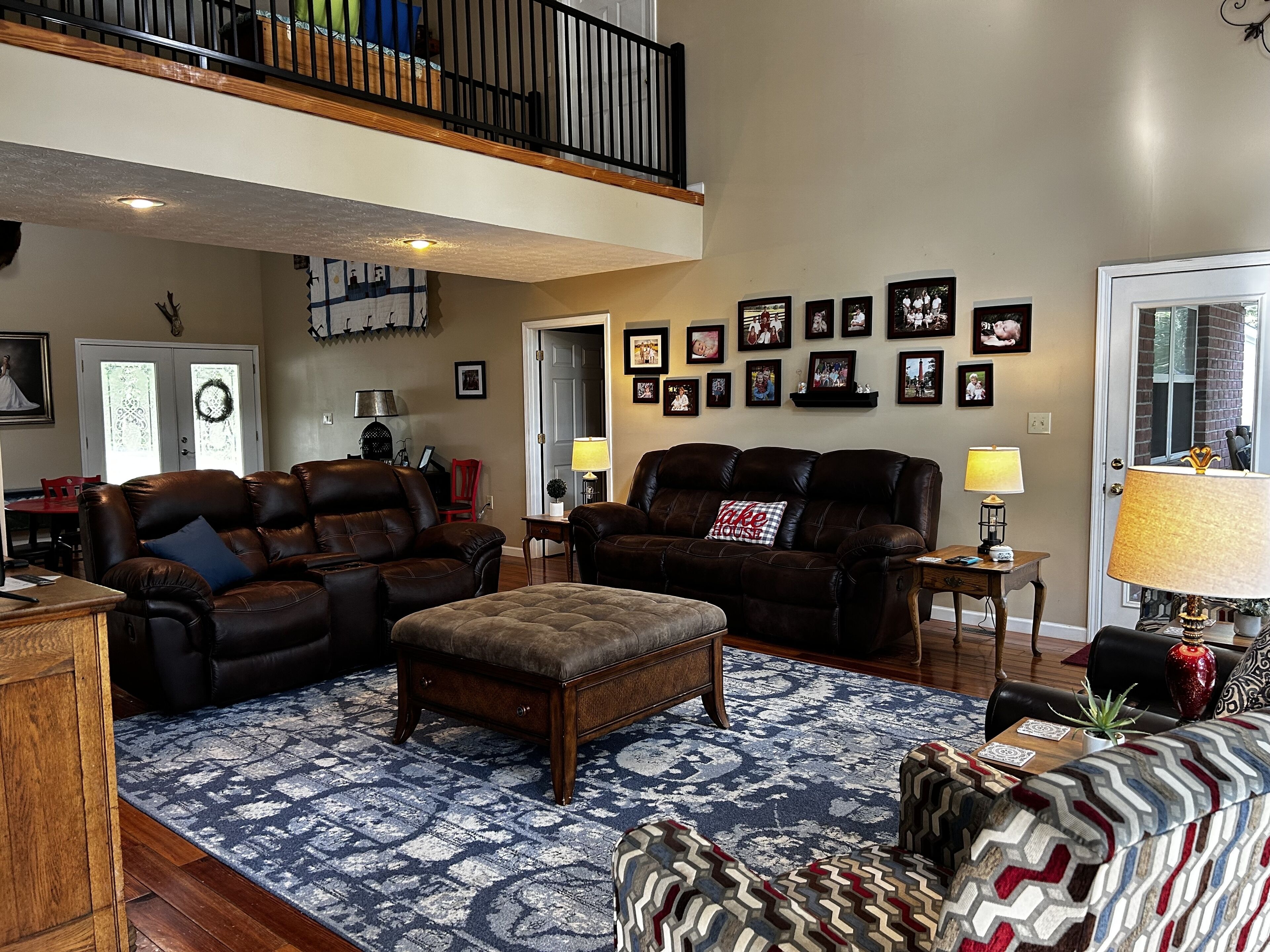 Hartwell lake deep water home, family friendly and close to Clemson and UGA