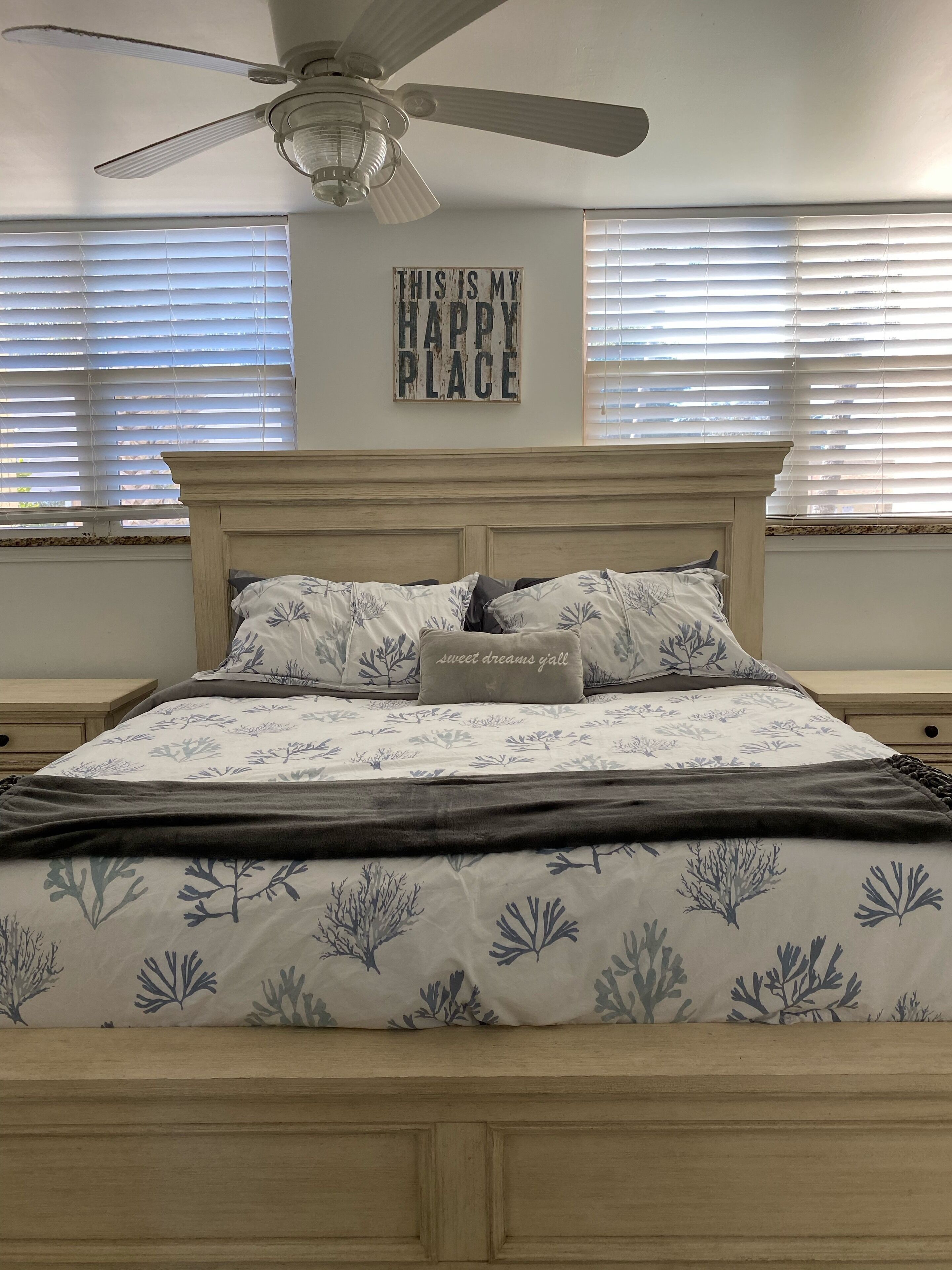 2 habitaciones, escritorio, tabla de planchar con plancha y wifi gratis 