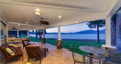 Suuri ranta - Lakefront Home Lake Almanor Country Clubissa