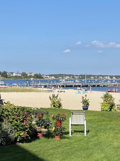 Steps to private beach & heated pool, 1-mile from Main St. shops, AC, & Wi-Fi