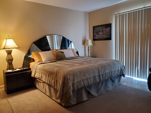 4 bedrooms, desk, iron/ironing board, free WiFi