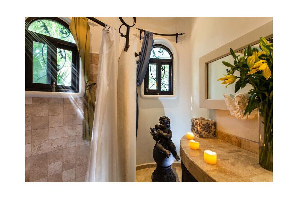 Casa Hafiz Bedroom with  patio & Kitchenette