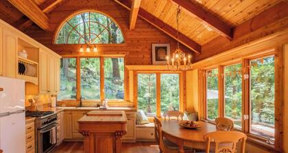 Yksinäinen Creekside Sanctuary on oma uima-Hole