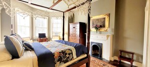 3 slaapkamers, een strijkplank/strijkijzer, gratis wifi, beddengoed