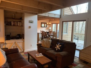 Smart TV, fireplace, DVD player, books