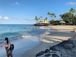 Beach nearby, sun-loungers, beach towels - Across The Street From The Best White Sand Beach In The Area! (Kailua-Kona)