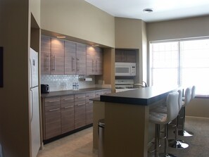 Fridge, microwave, oven, stovetop - 4TH NIGHT FREE In The Heart Of Downtown Asheville!!! (Asheville)