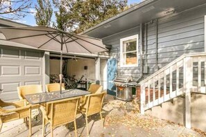Outdoor dining - Best Location in Old Town! Home on Mountain Ave (Fort Collins)