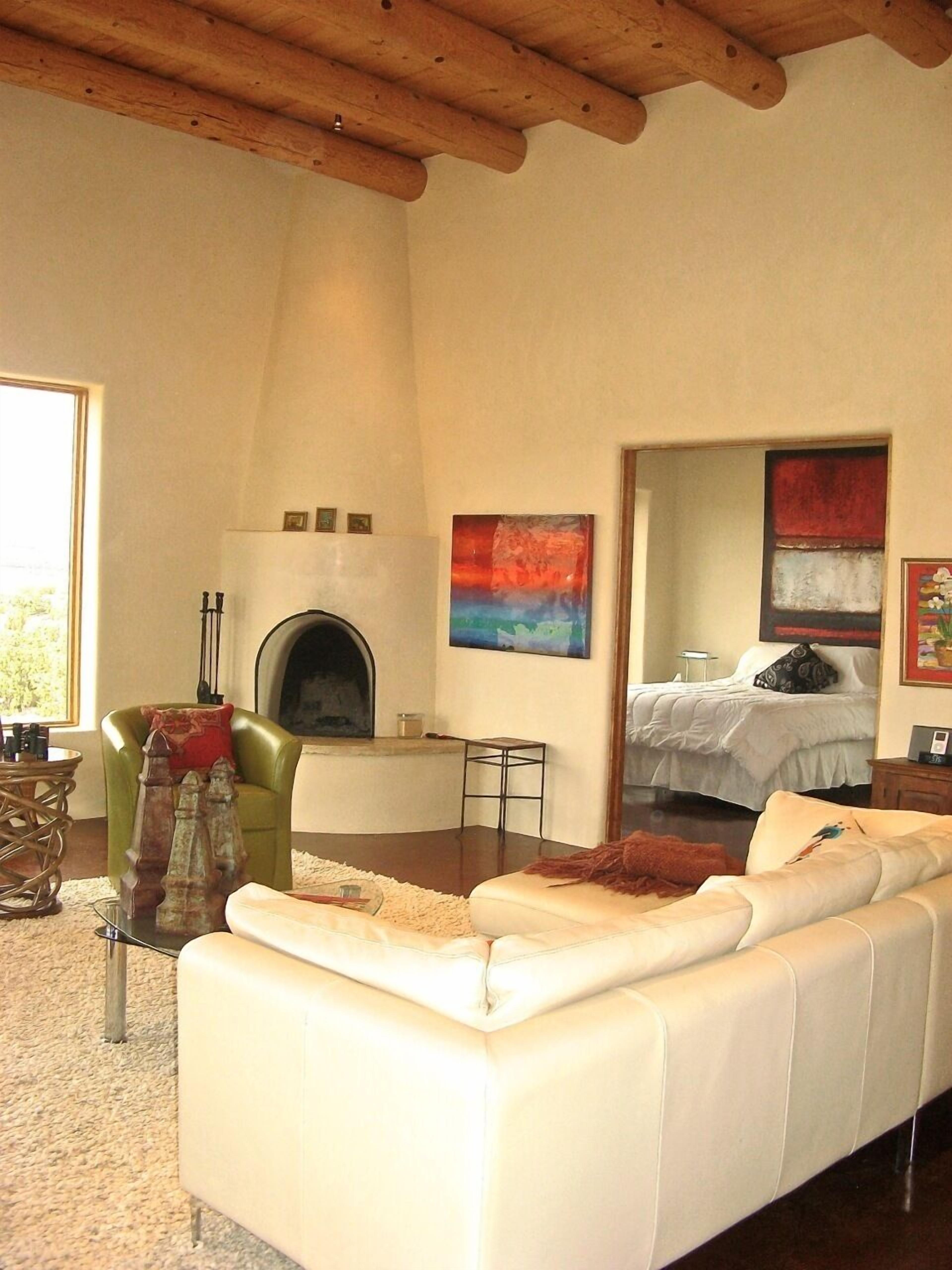 Beautiful Adobe Overlooking Ghost Ranch And Abiquiu Lake