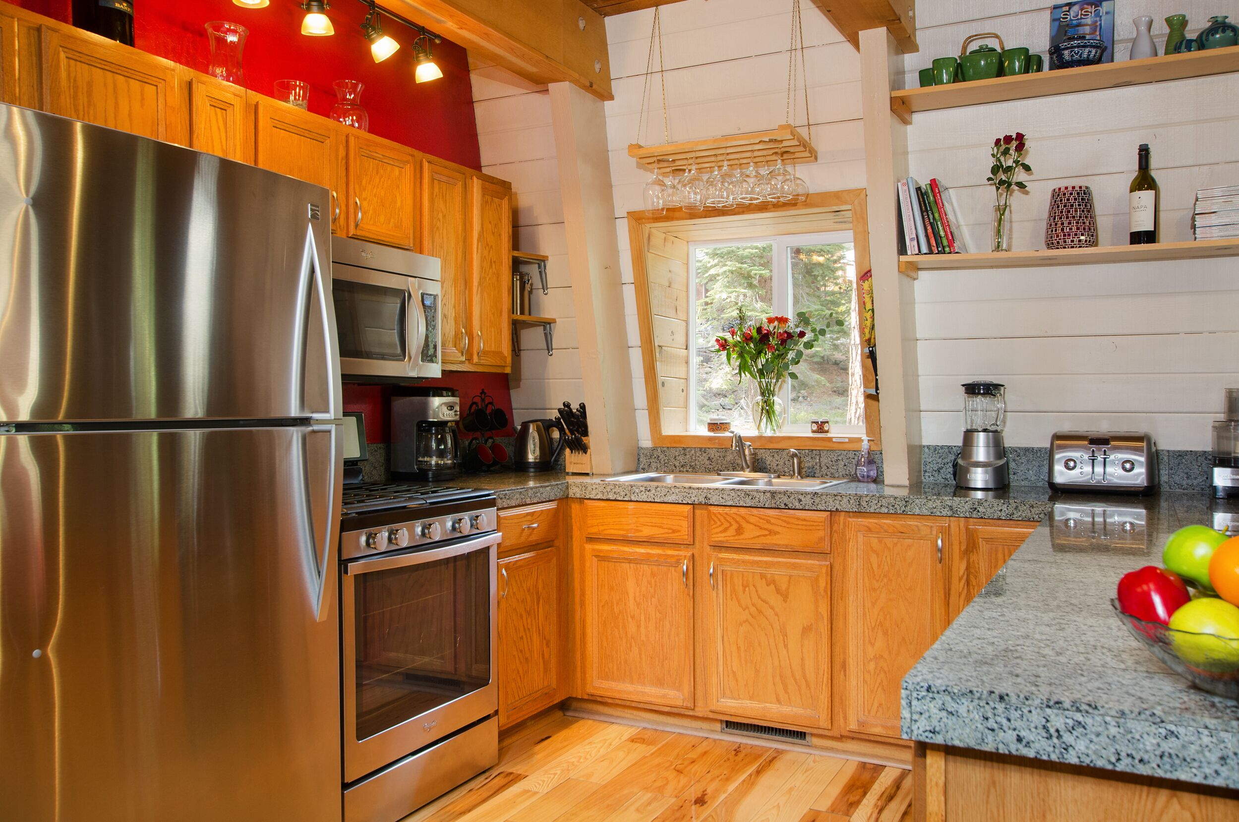 Near lake & ski, 5 star Reviews, Hot tub, Disco ball