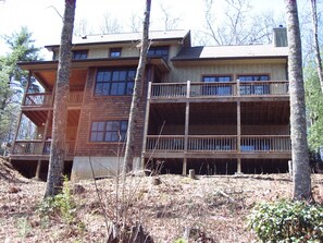 Exterior - New Mountain Lodge with Stream and Lake Glenville View (Cullowhee)