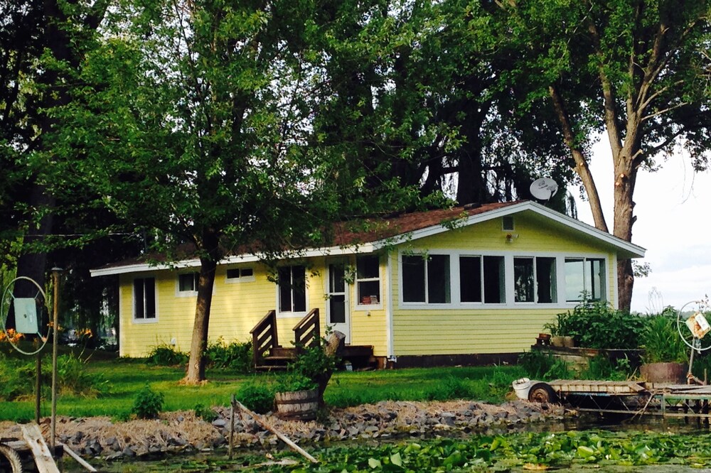 New Cottage on Beautiful East Rush Lake-Just One Hour from Twin Cities!