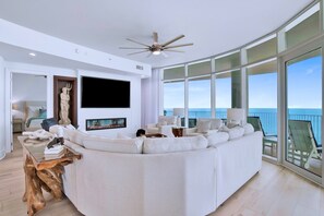 4 bedrooms, desk, iron/ironing board, free WiFi