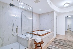 Duschwanne, Whirlpool, Haartrockner, Bidet
