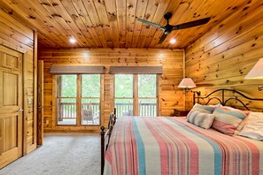 4 bedrooms, desk, iron/ironing board, free WiFi